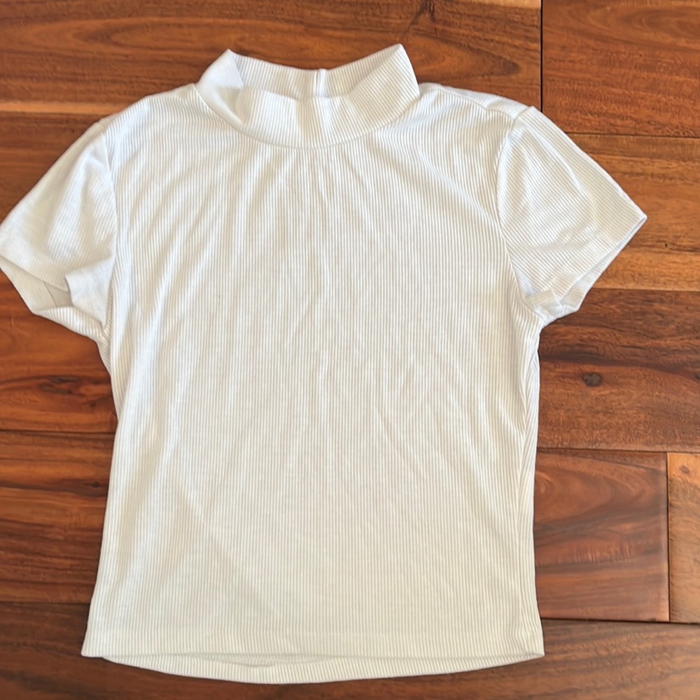 Basic White Short Sleeve Turtleneck Top - Size US XS